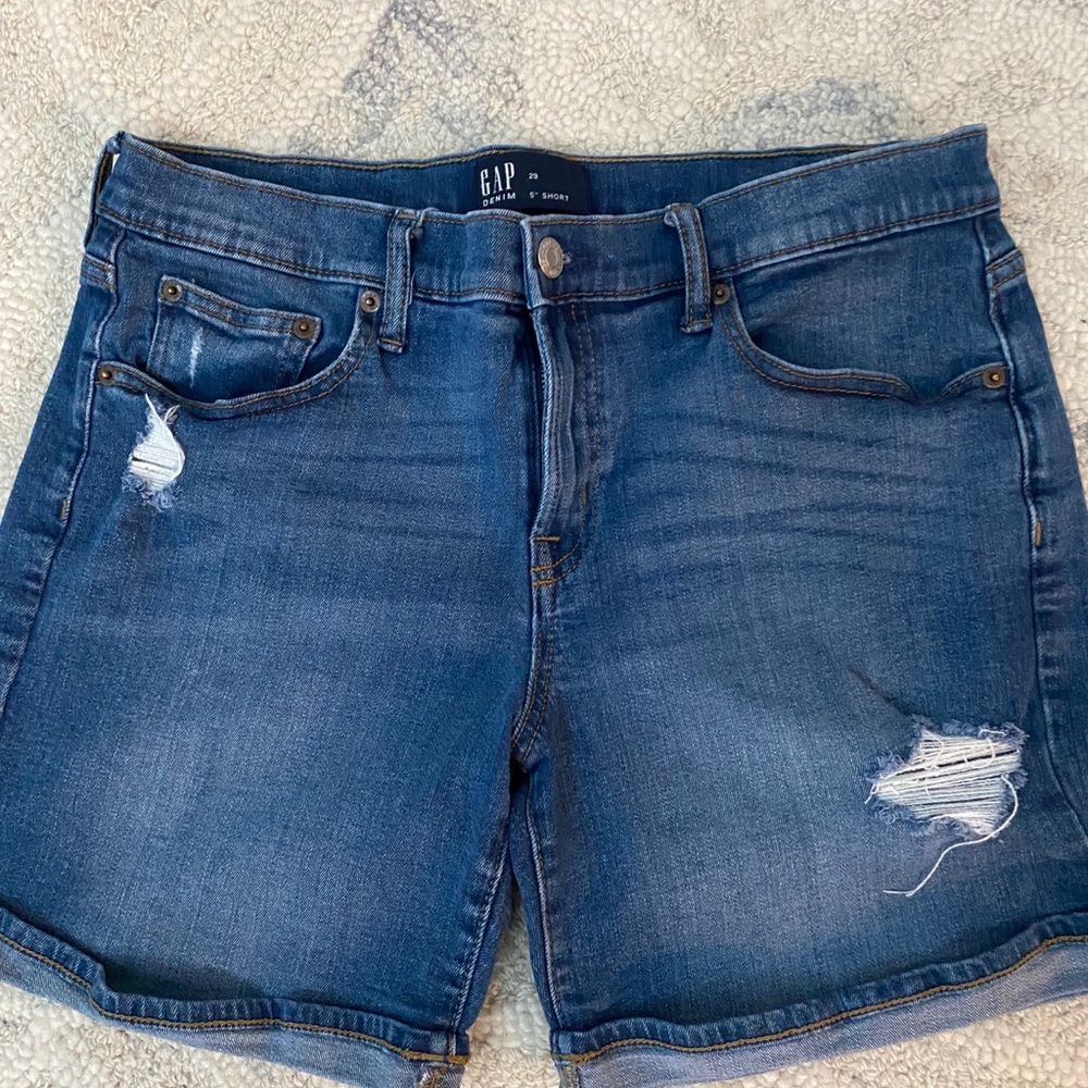 Gap shorts